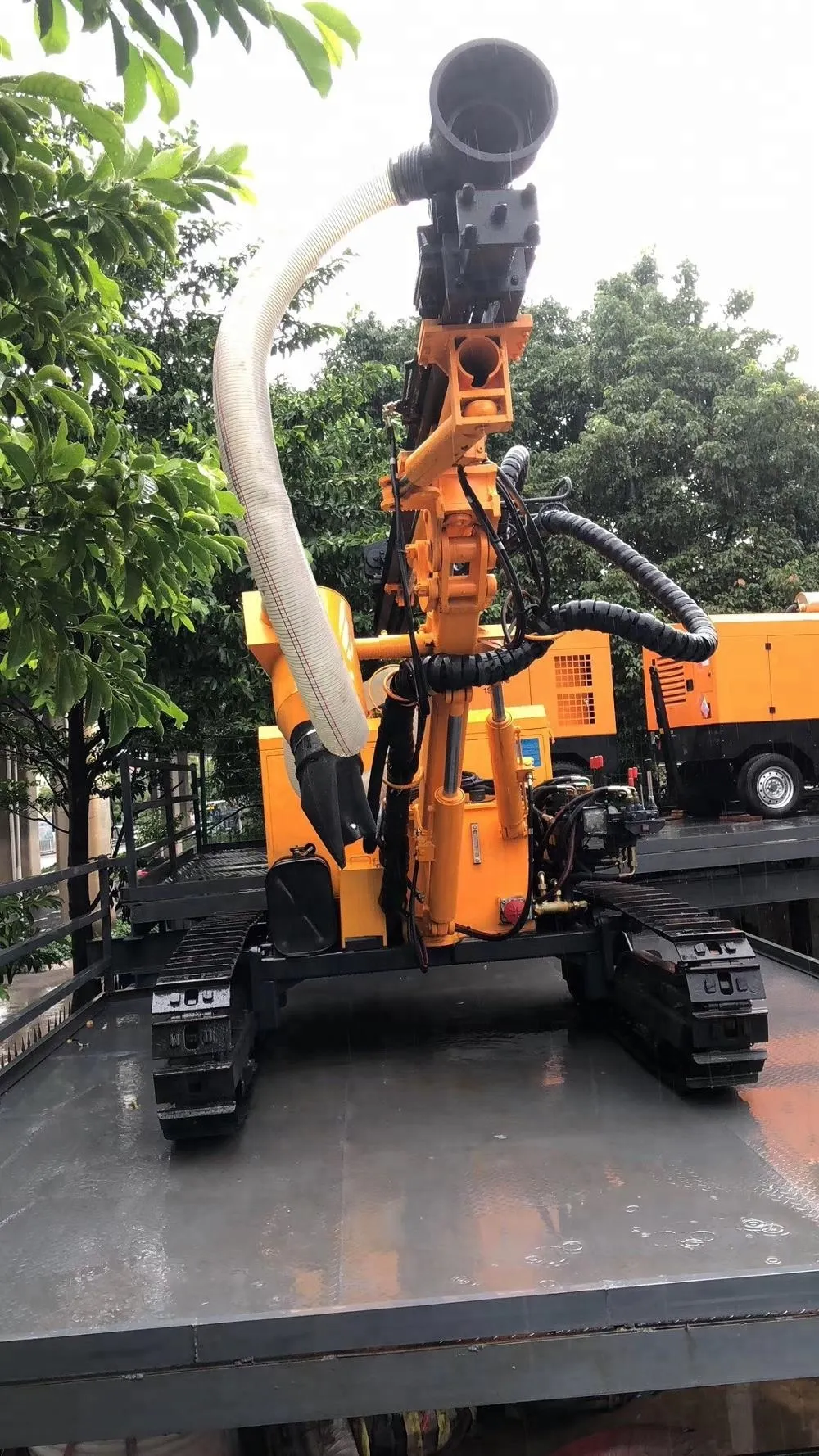 High Performance KG430 Crawler Blasting Drill Machine Rock Drilling Rig for Mining - Image 5
